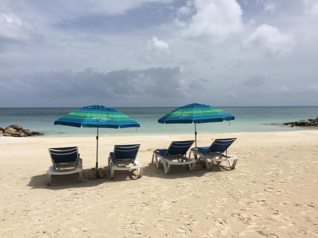 Buccaneer Beach Club Дикенсон-Бей Экстерьер фото
